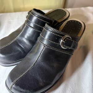 Bass Black Leather Women's Mules